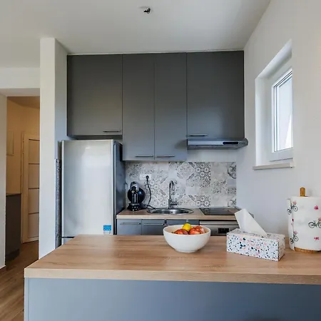 Cozy One-bedroom Apartment