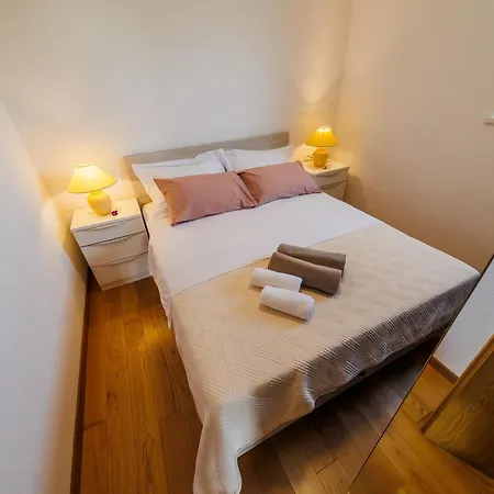 Cozy One-bedroom * Kastela
