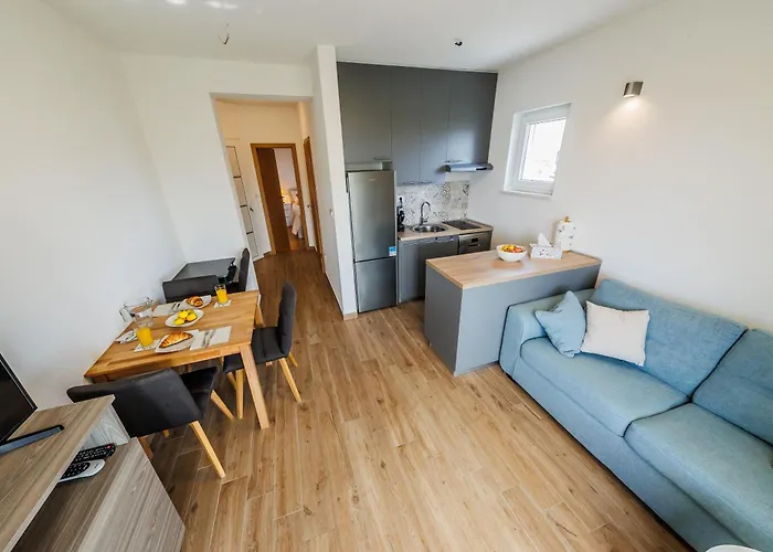 Cozy With Sea View Apartamento Kaštela